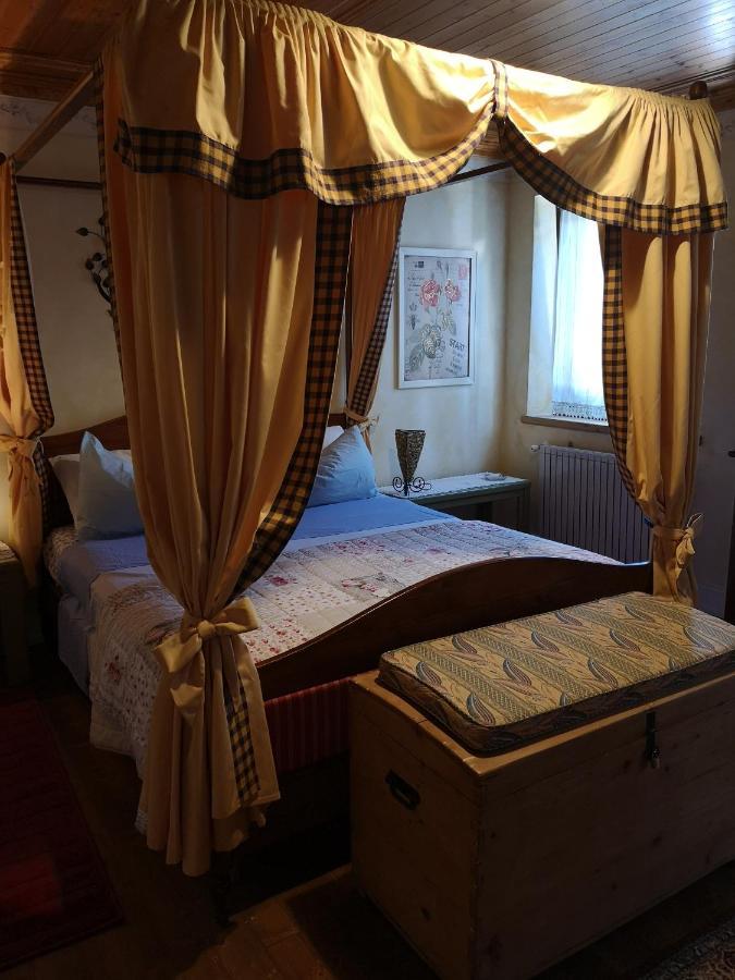East Wind Bed & Breakfast Medea ภายนอก รูปภาพ