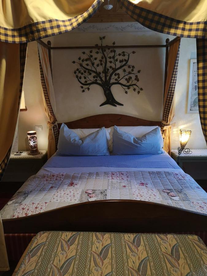 East Wind Bed & Breakfast Medea ภายนอก รูปภาพ