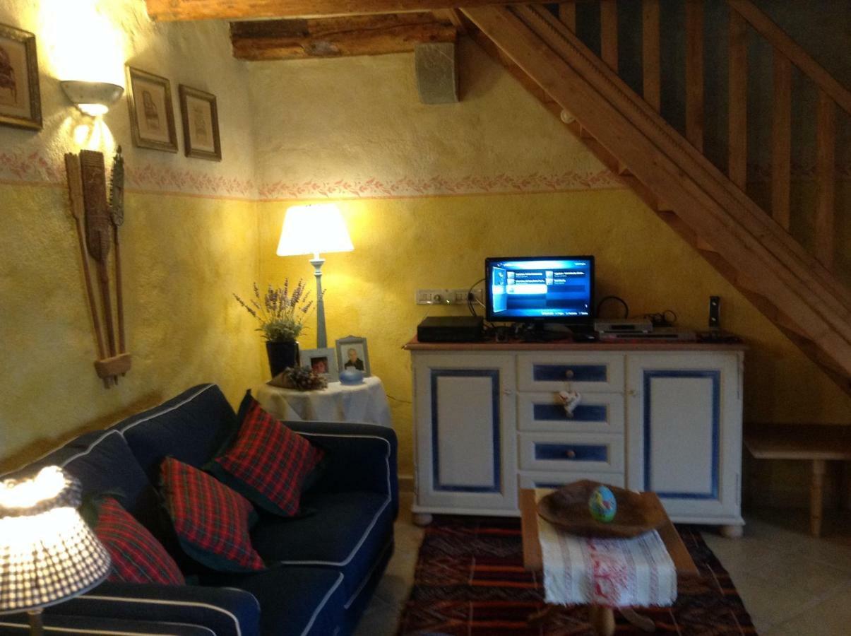 East Wind Bed & Breakfast Medea ภายนอก รูปภาพ