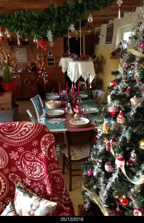 East Wind Bed & Breakfast Medea ภายนอก รูปภาพ