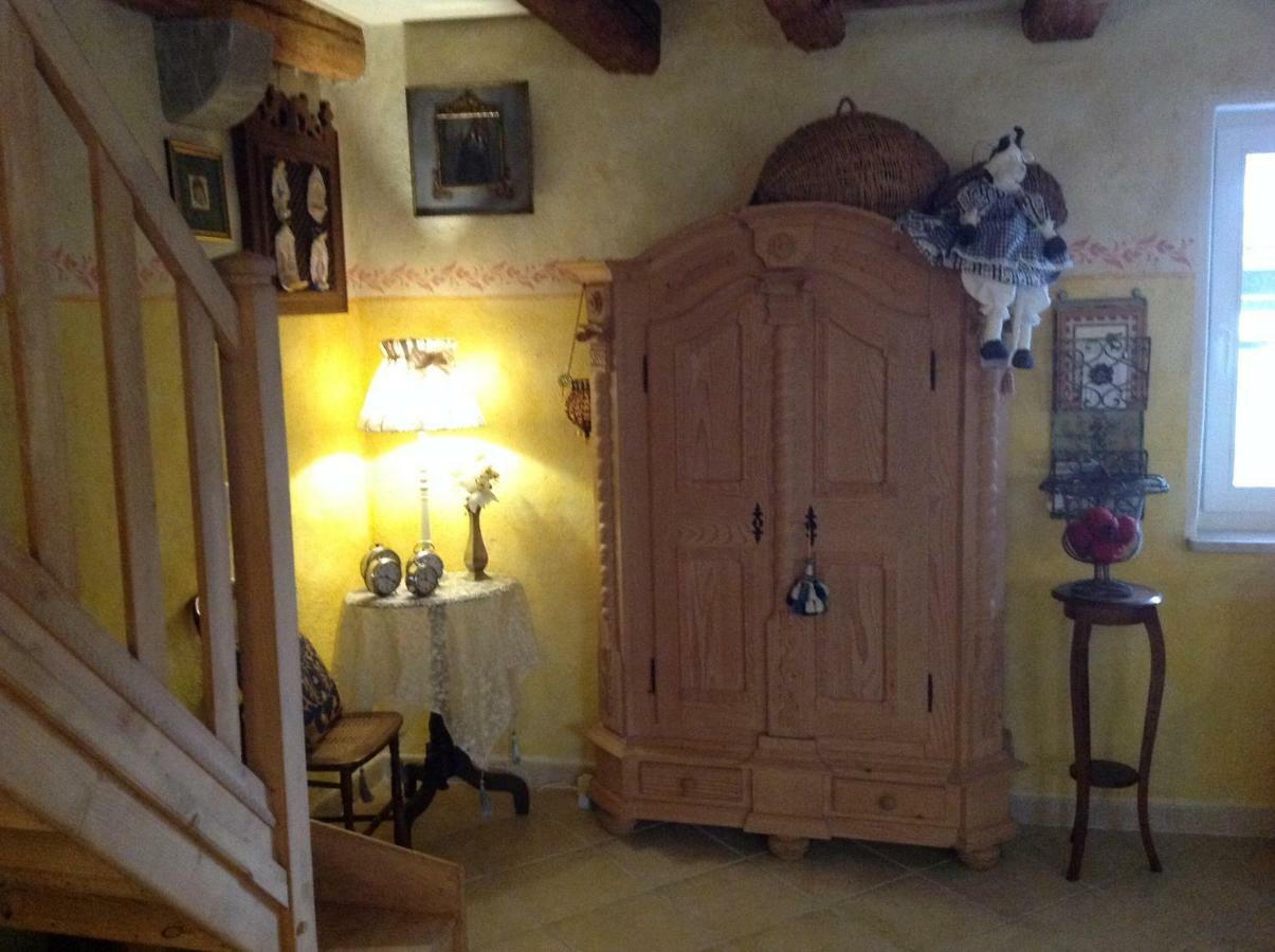 East Wind Bed & Breakfast Medea ภายนอก รูปภาพ